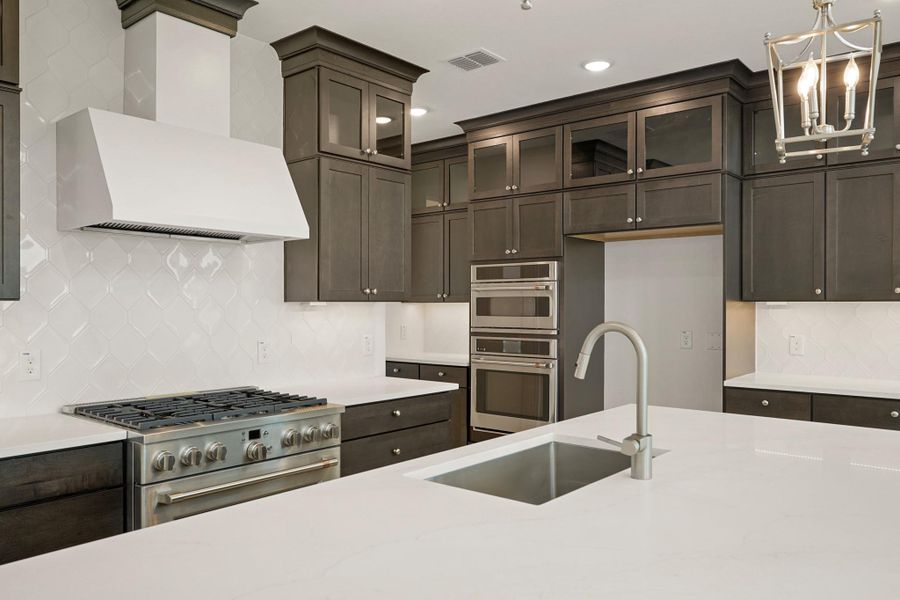 Stunning kitchen with dark stain cabinets Stunning kitchen with dark stain cabinets