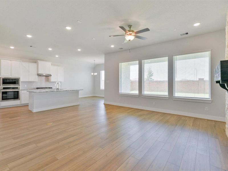 Spacious, unfurnished interior of a new home in Lago Mar, Texas City (Image 15). Spacious, unfurnished interior of a new home in Lago Mar, Texas City (Image 15).