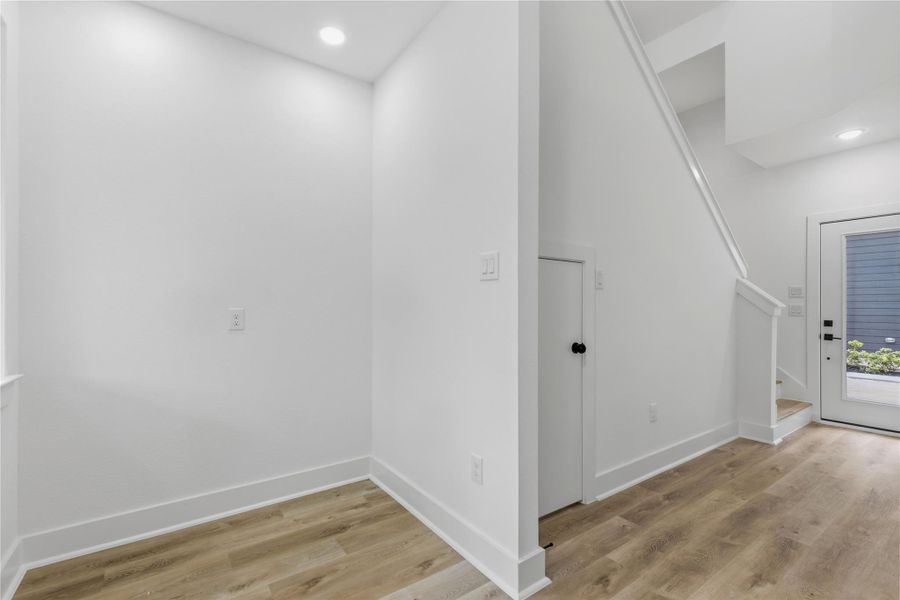 Spacious, unfurnished interior of a new home in , Houston (Image 29).