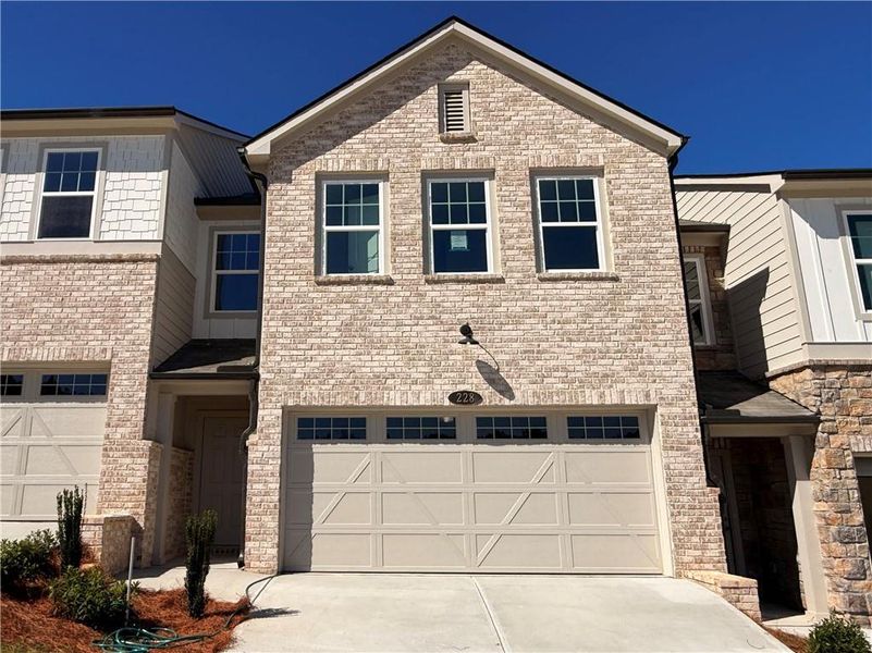 Exterior details and patio area of a home in Leydenview, Mableton (Image 3). Exterior details and patio area of a home in Leydenview, Mableton (Image 3).