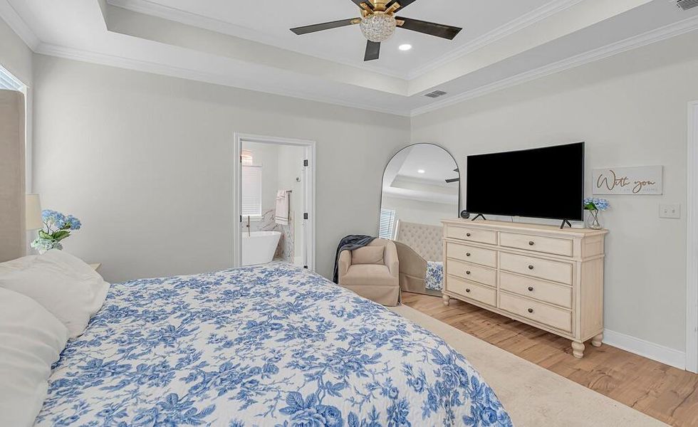 Furnished interior view inside a new home in , Lorena (Image 28).