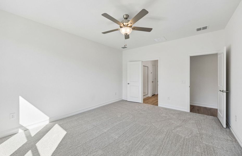 Spacious, unfurnished interior of a new home in Pinnacle at Legacy Hills, Celina (Image 19). Spacious, unfurnished interior of a new home in Pinnacle at Legacy Hills, Celina (Image 19).