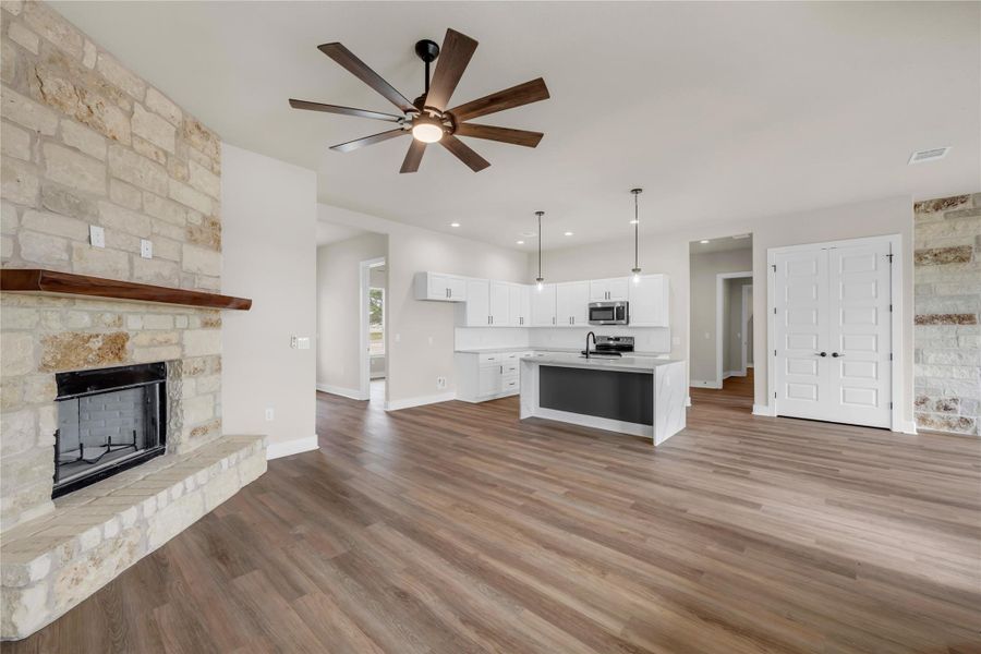 Spacious, unfurnished interior of a new home in , Bertram (Image 18).