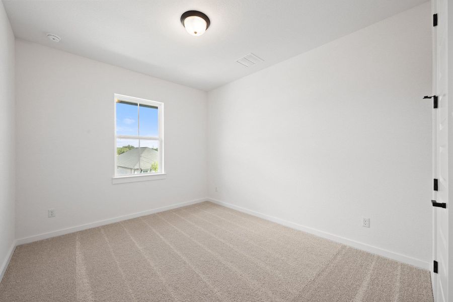 Spacious, unfurnished interior of a new home in Wolf Ranch, Georgetown (Image 44).