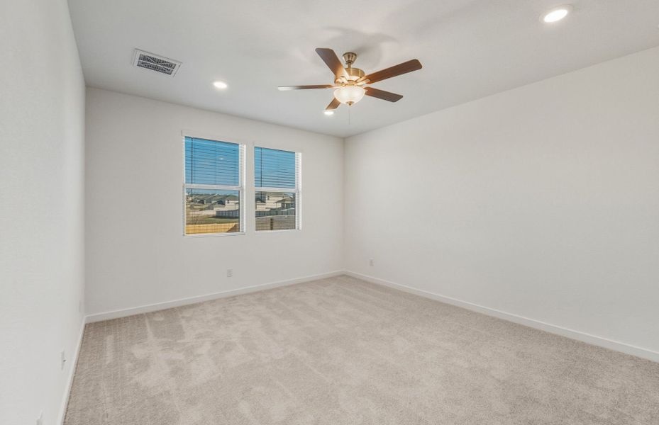 Spacious, unfurnished interior of a new home in Sonterra, Jarrell (Image 43).