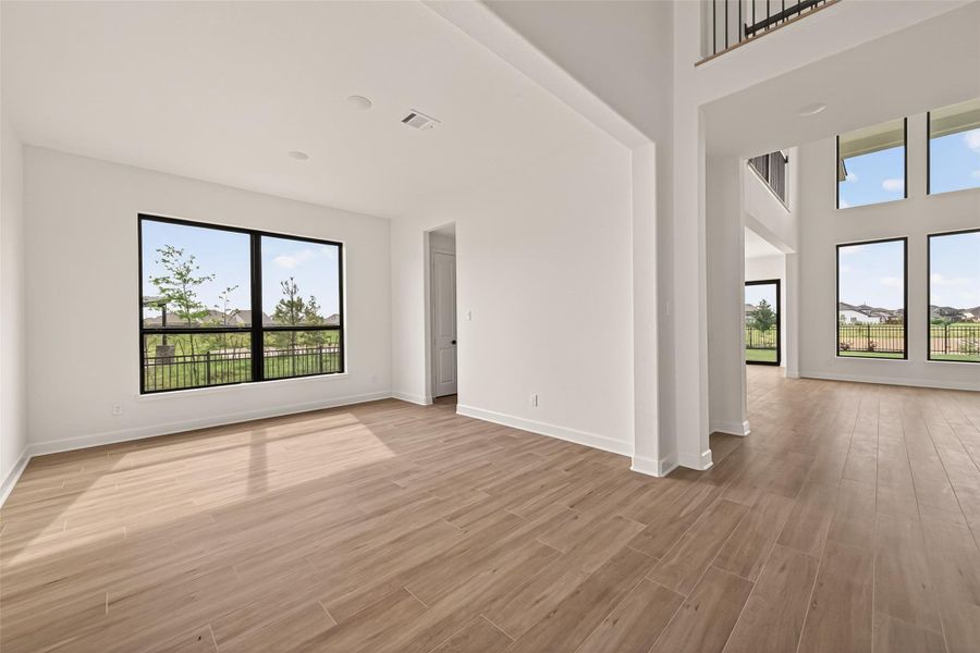 Spacious, unfurnished interior of a new home in , Brookshire (Image 21).