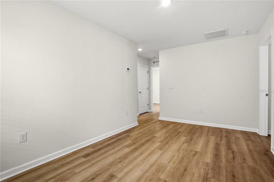 Spacious, unfurnished interior of a new home in Cascades, Davenport (Image 28).