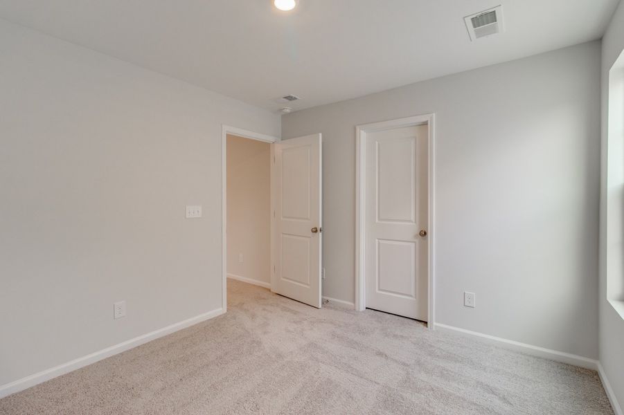 Spacious, unfurnished interior of a new home in Ellington, Elgin (Image 37).