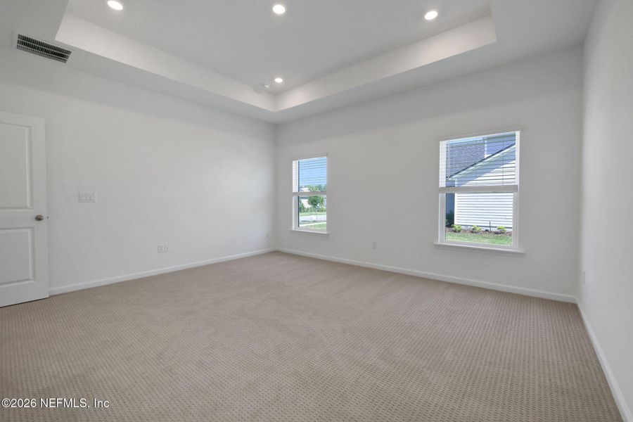 Spacious, unfurnished interior of a new home in Hyland Trail, Green Cove Springs (Image 32).