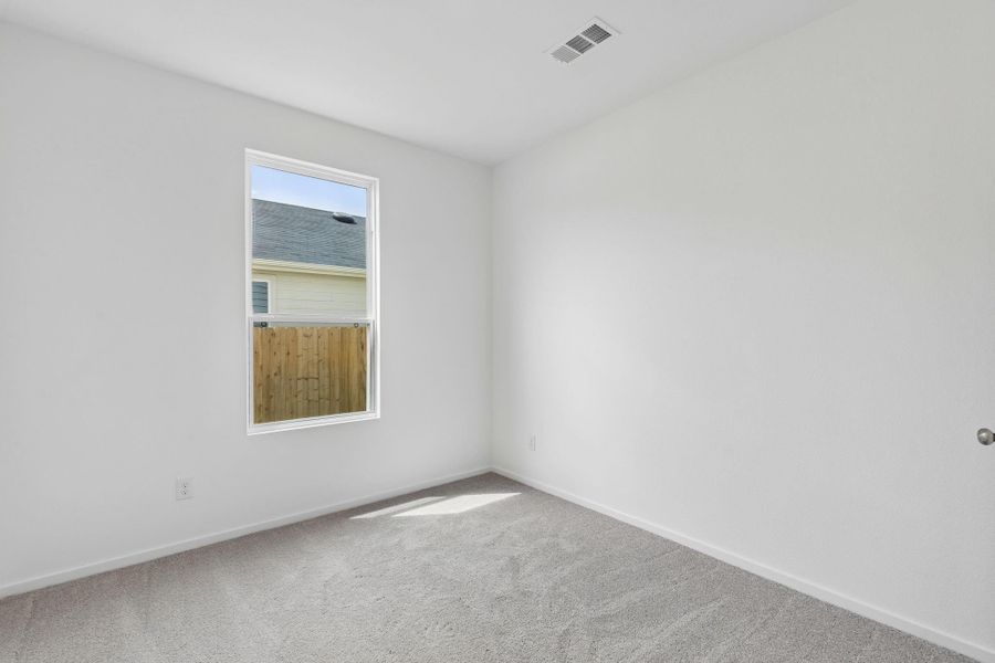 Spacious, unfurnished interior of a new home in Montgomery Bend, Montgomery (Image 20).