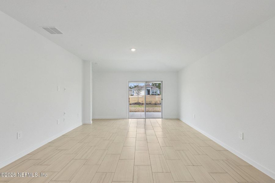 Spacious, unfurnished interior of a new home in , Jacksonville (Image 17).