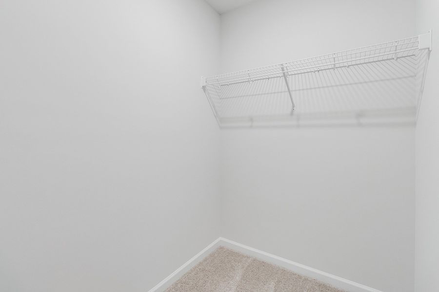 Spacious, unfurnished interior of a new home in Astoria, Columbia (Image 26).
