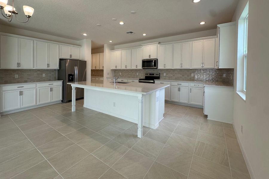 Modern Open-Concept Kitchen in Central Florida Home