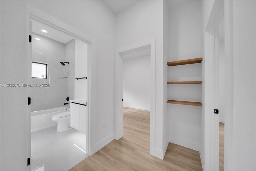 Spacious, unfurnished interior of a new home in , North Port (Image 31).
