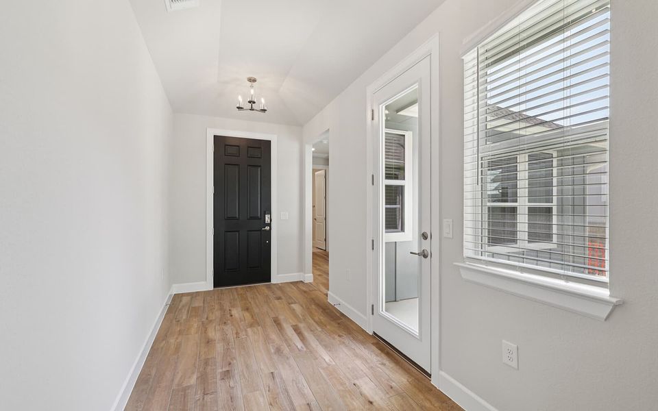 Spacious, unfurnished interior of a new home in Traditional at Kissing Tree, San Marcos (Image 11).