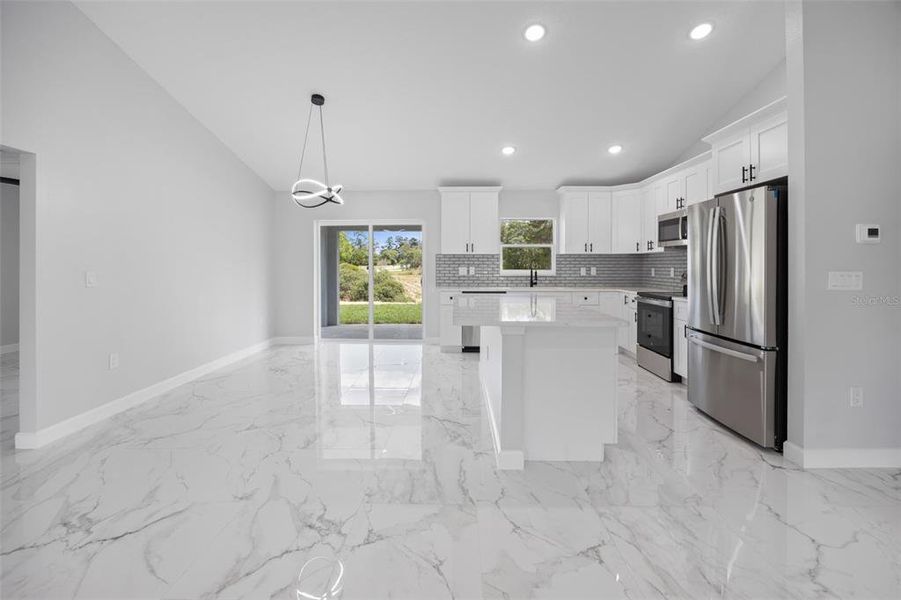 Spacious, unfurnished interior of a new home in , Dunnellon (Image 14).