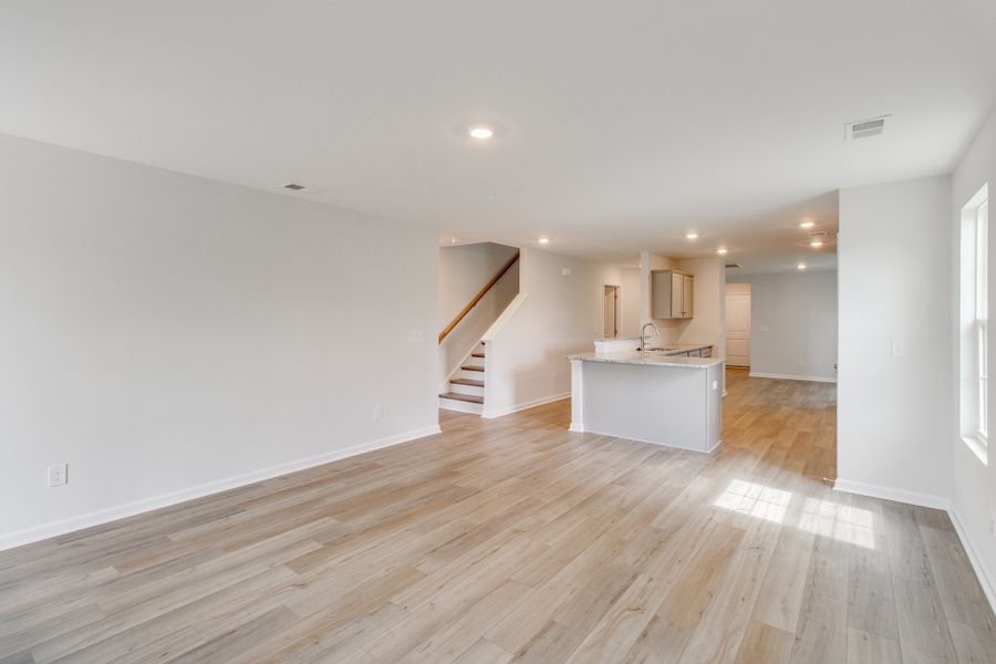 Spacious, unfurnished interior of a new home in Ellington, Elgin (Image 24).