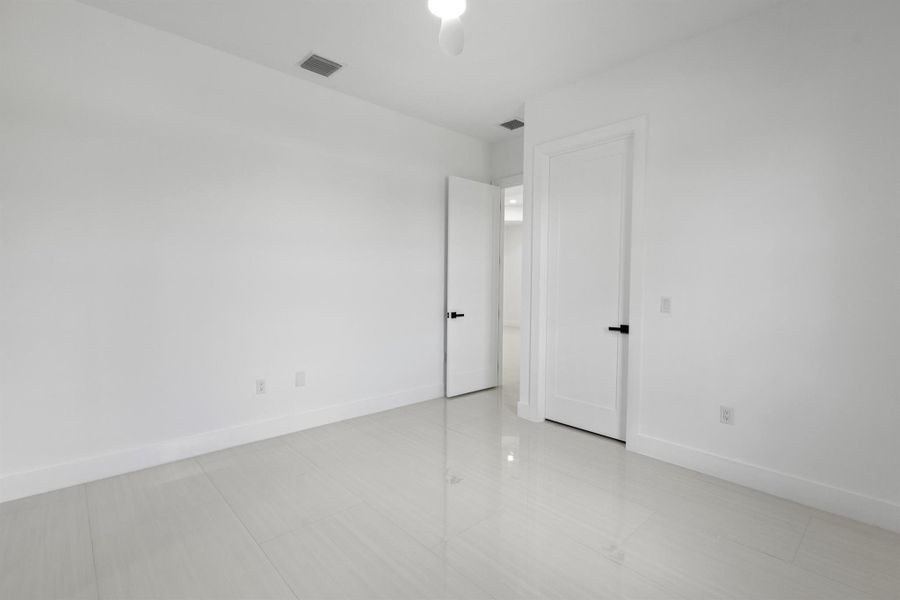 Spacious, unfurnished interior of a new home in , Loxahatchee (Image 33).