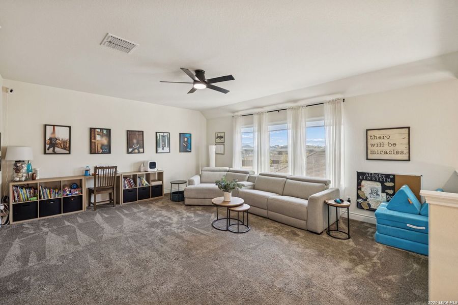 Furnished interior view inside a new home in Davis Ranch, San Antonio (Image 15). Furnished interior view inside a new home in Davis Ranch, San Antonio (Image 15).