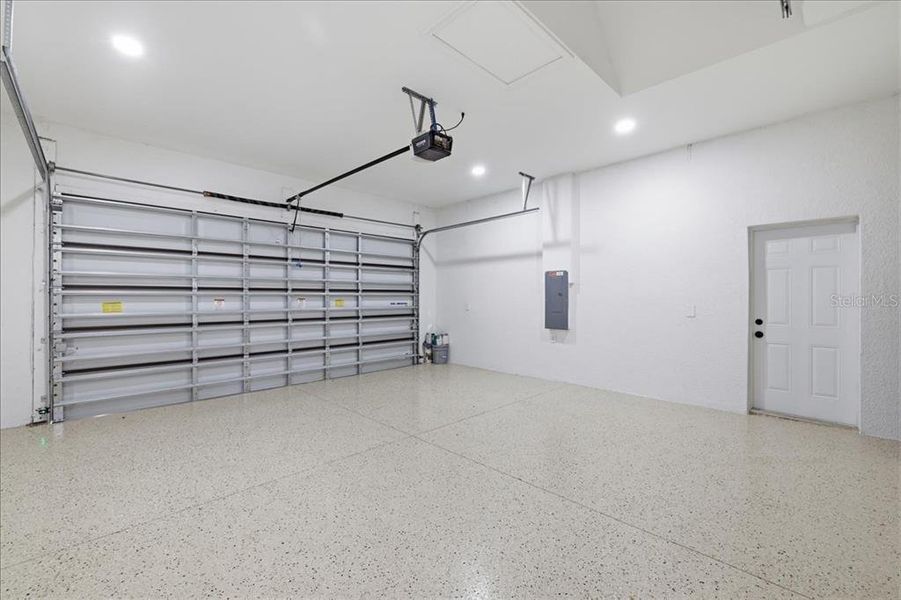 Spacious, unfurnished interior of a new home in , Lehigh Acres (Image 21).