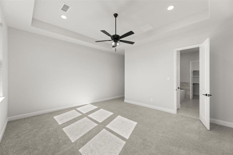 Spacious, unfurnished interior of a new home in Nelson Lake Estates, Rockwall (Image 22). Spacious, unfurnished interior of a new home in Nelson Lake Estates, Rockwall (Image 22).
