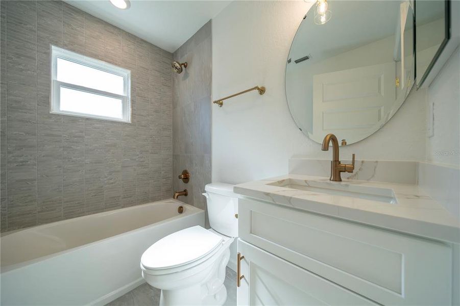 Tiled tub/shower combo