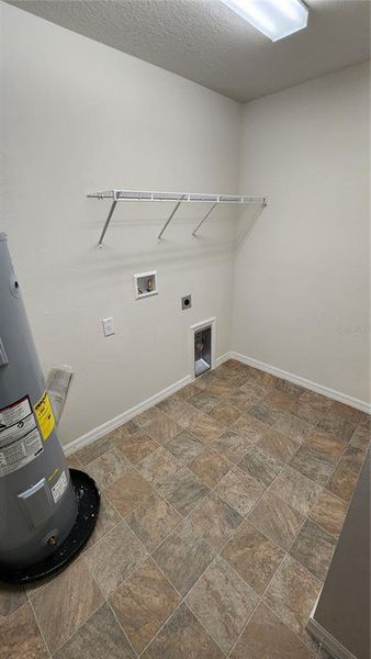 Spacious, unfurnished interior of a new home in , Dunnellon (Image 13).