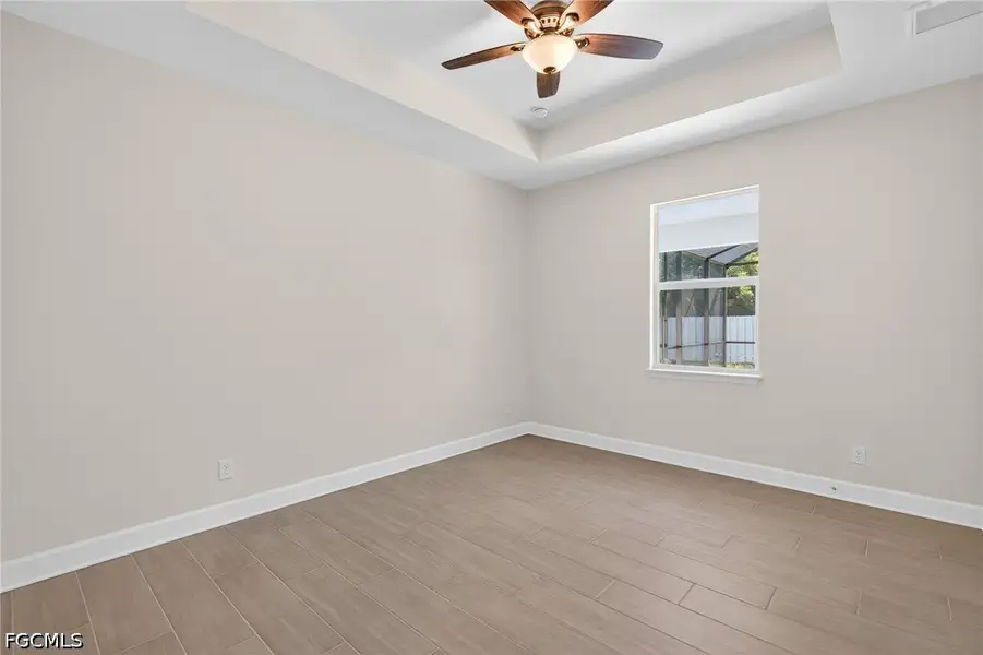 Spacious, unfurnished interior of a new home in Cape Coral, Cape Coral (Image 25).