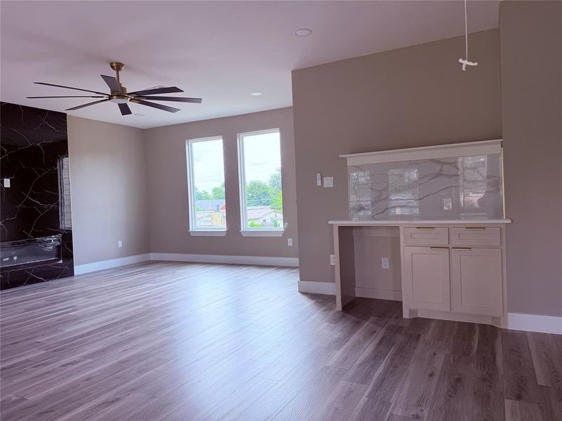 Spacious, unfurnished interior of a new home in , Dallas (Image 11).