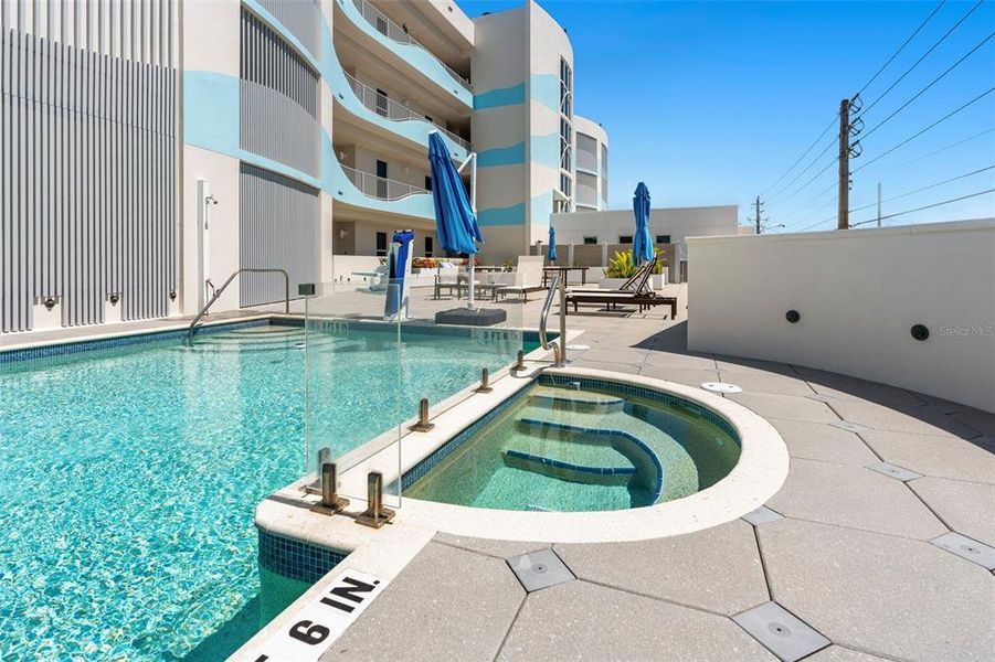 Condo located in Cocoa Beach, FL showcasing its design and architecture (Image 28).