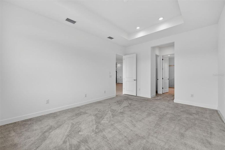 Spacious, unfurnished interior of a new home in Winding Ridge, Wesley Chapel (Image 38).