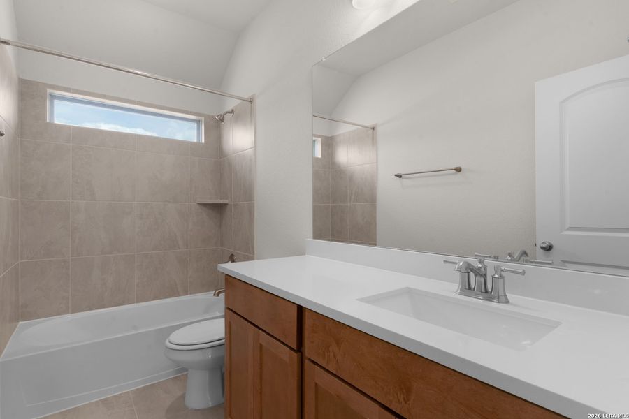 Furnished interior view inside a new home in Clear Creek, New Braunfels (Image 6).