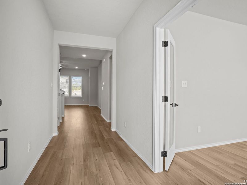 Spacious, unfurnished interior of a new home in Horizon Pointe, Converse (Image 17). Spacious, unfurnished interior of a new home in Horizon Pointe, Converse (Image 17).