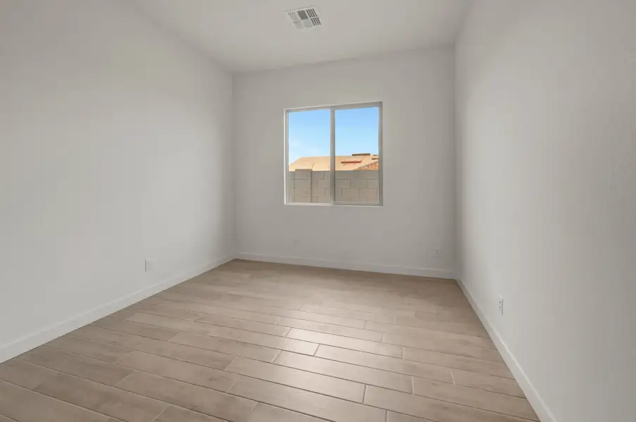 Spacious, unfurnished interior of a new home in Soleo, San Tan Valley (Image 38).