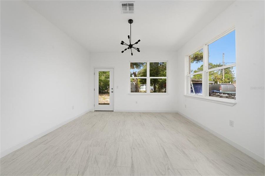 Spacious, unfurnished interior of a new home in , Orlando (Image 21).