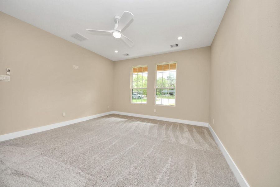 Spacious, unfurnished interior of a new home in , Spring (Image 30).