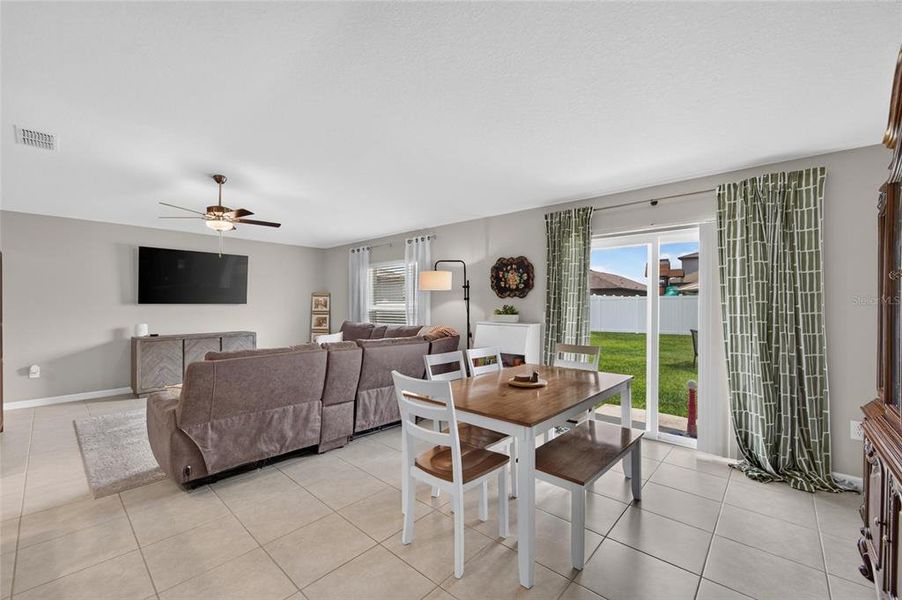 Furnished interior view inside a new home in , Bartow (Image 40).