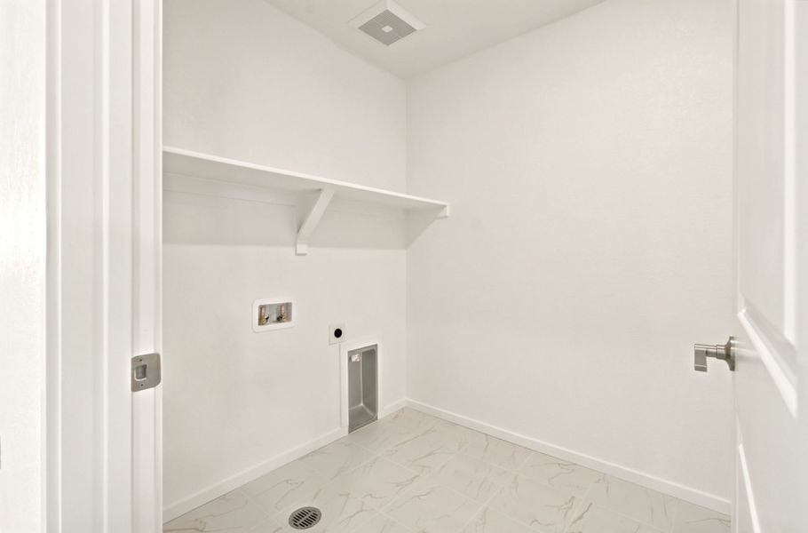 Spacious, unfurnished interior of a new home in Cordovan, Firestone (Image 32).