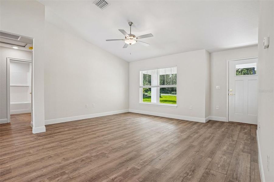 Spacious, unfurnished interior of a new home in , Citrus Springs (Image 40).
