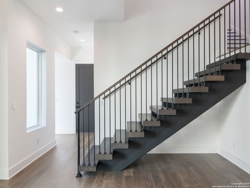 Spacious, unfurnished interior of a new home in Dominion Heights, San Antonio (Image 37). Spacious, unfurnished interior of a new home in Dominion Heights, San Antonio (Image 37).