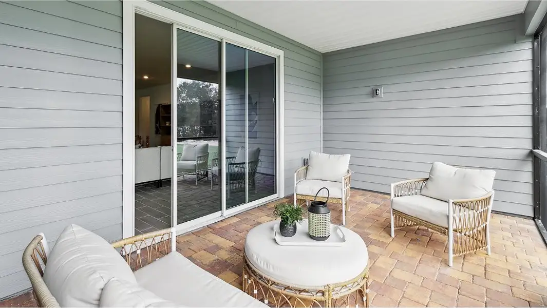 3015 Medallion Bonus II Covered Lanai 1of2 Base2 7 7 25