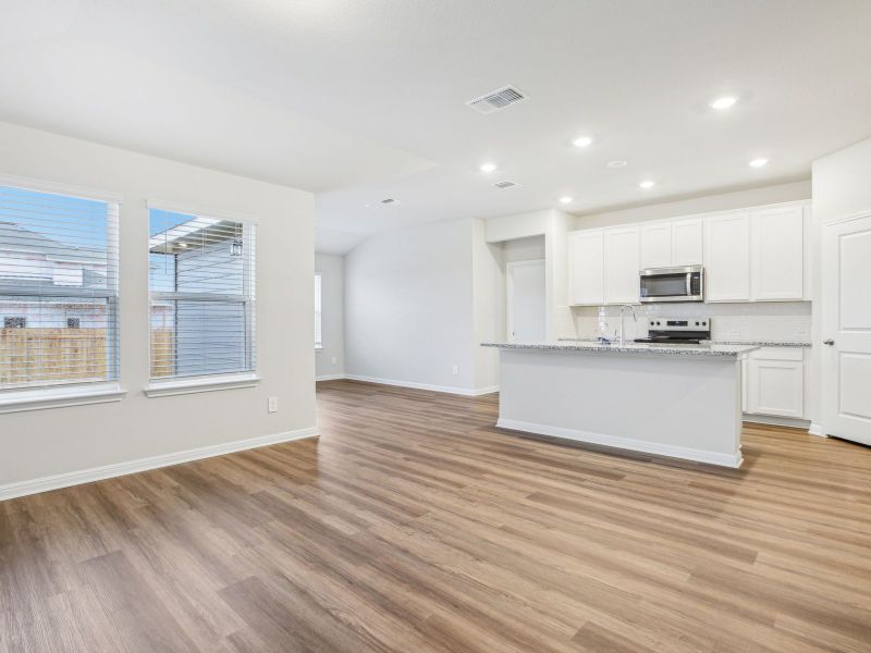 Spacious, unfurnished interior of a new home in Eastern Wells, Jarrell (Image 8).