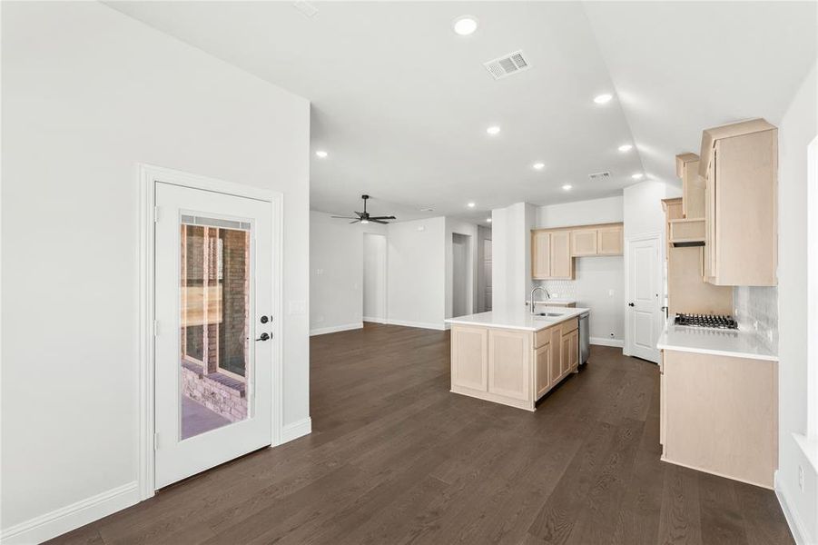 Spacious, unfurnished interior of a new home in Painted Tree Woodland District 50, McKinney (Image 17).