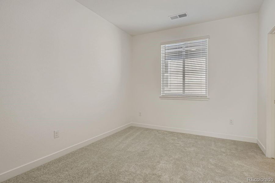 Spacious, unfurnished interior of a new home in Vermilion Creek: The Skyline Collection, Centennial (Image 9).