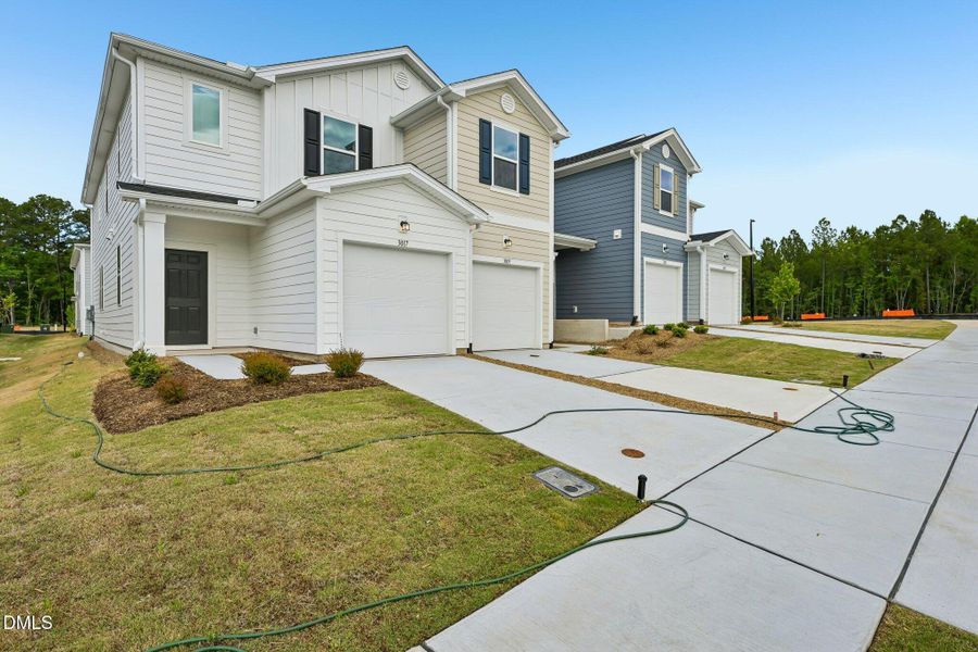 7-web-or-mls-Chrys St-S0205-007