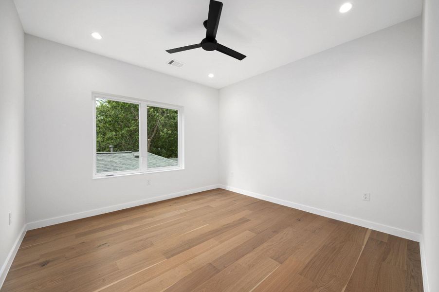 Spacious, unfurnished interior of a new home in , Austin (Image 24).