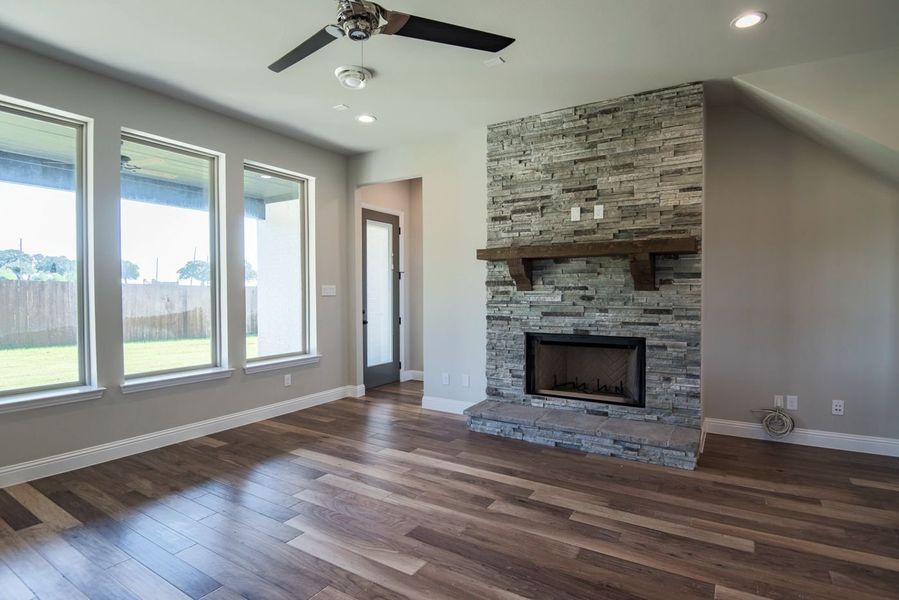 Representative unfurnished interior of a home built from the Washington II by Windmiller Custom Homes in The Highlands, Northlake (Image 18). Representative unfurnished interior of a home built from the Washington II by Windmiller Custom Homes in The Highlands, Northlake (Image 18).