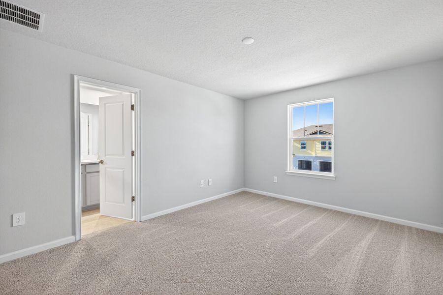 Spacious, unfurnished interior of a new home in Crosswind Ranch, Parrish (Image 11).