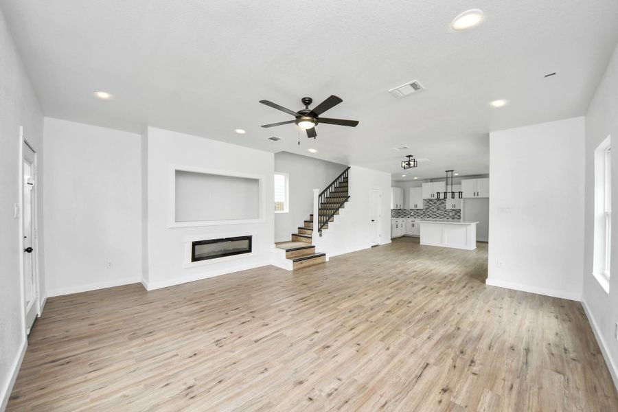 Spacious, unfurnished interior of a new home in , Houston (Image 30).