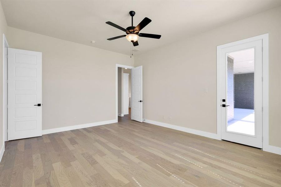 Spacious, unfurnished interior of a new home in Springside Estates II, Waxahachie (Image 28). Spacious, unfurnished interior of a new home in Springside Estates II, Waxahachie (Image 28).